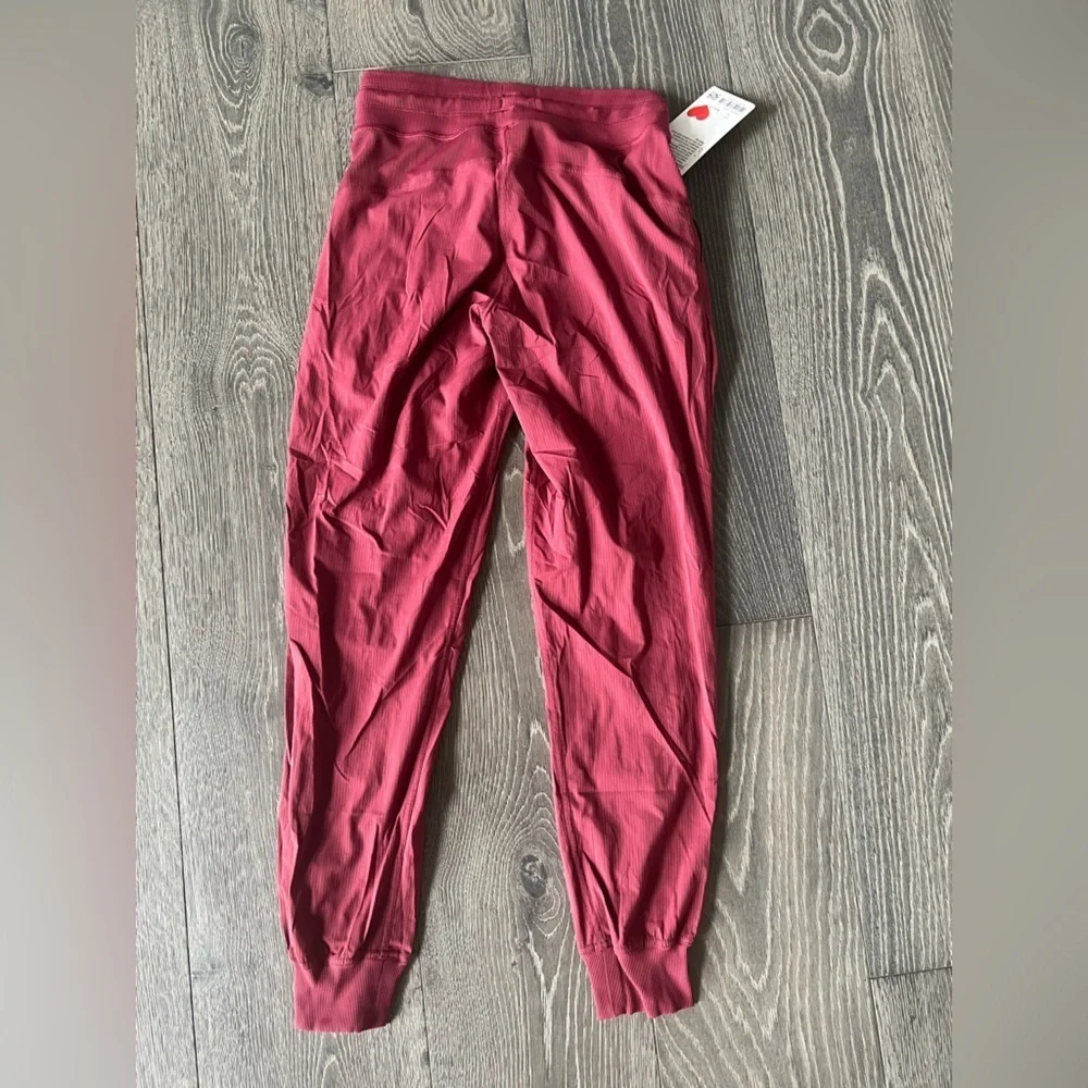 Lululemon Dance Studio Jogger in Chianti Size 4